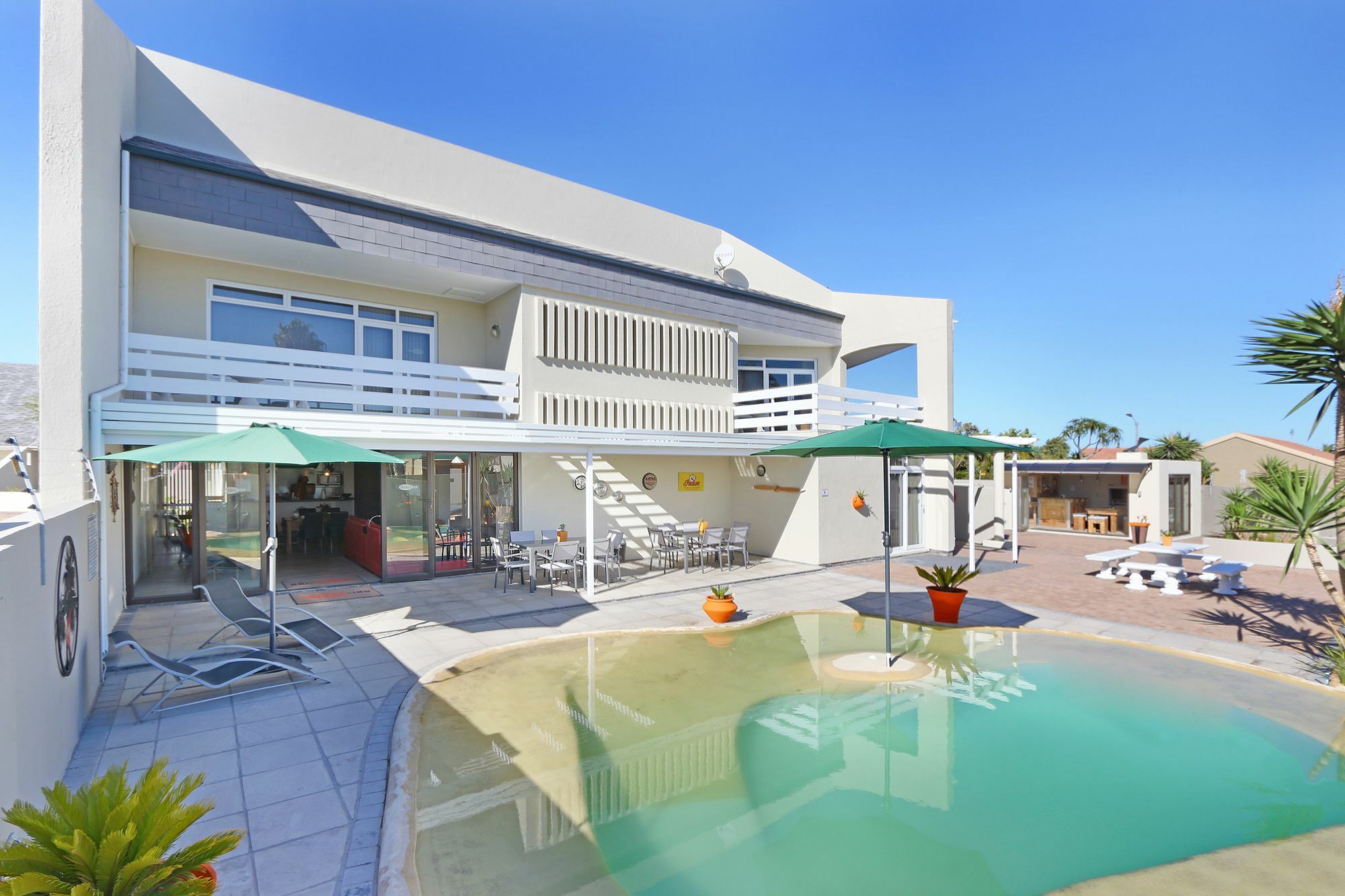 Orange Inn Melkbosstrand Bloubergstrand Exterior photo